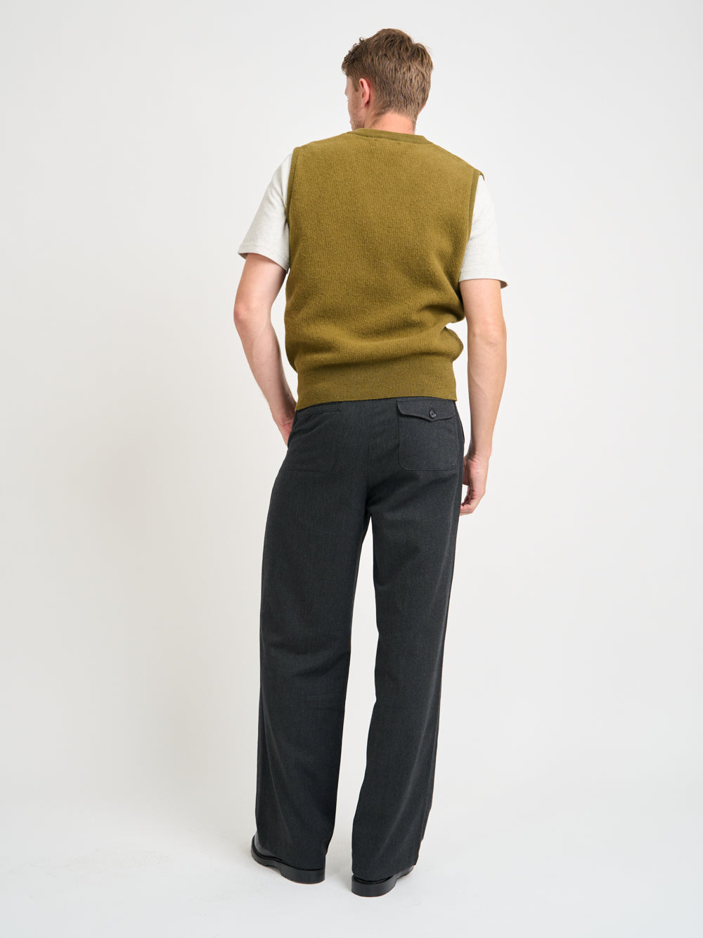 Graves V Neck Vest Hartwell Olive Green