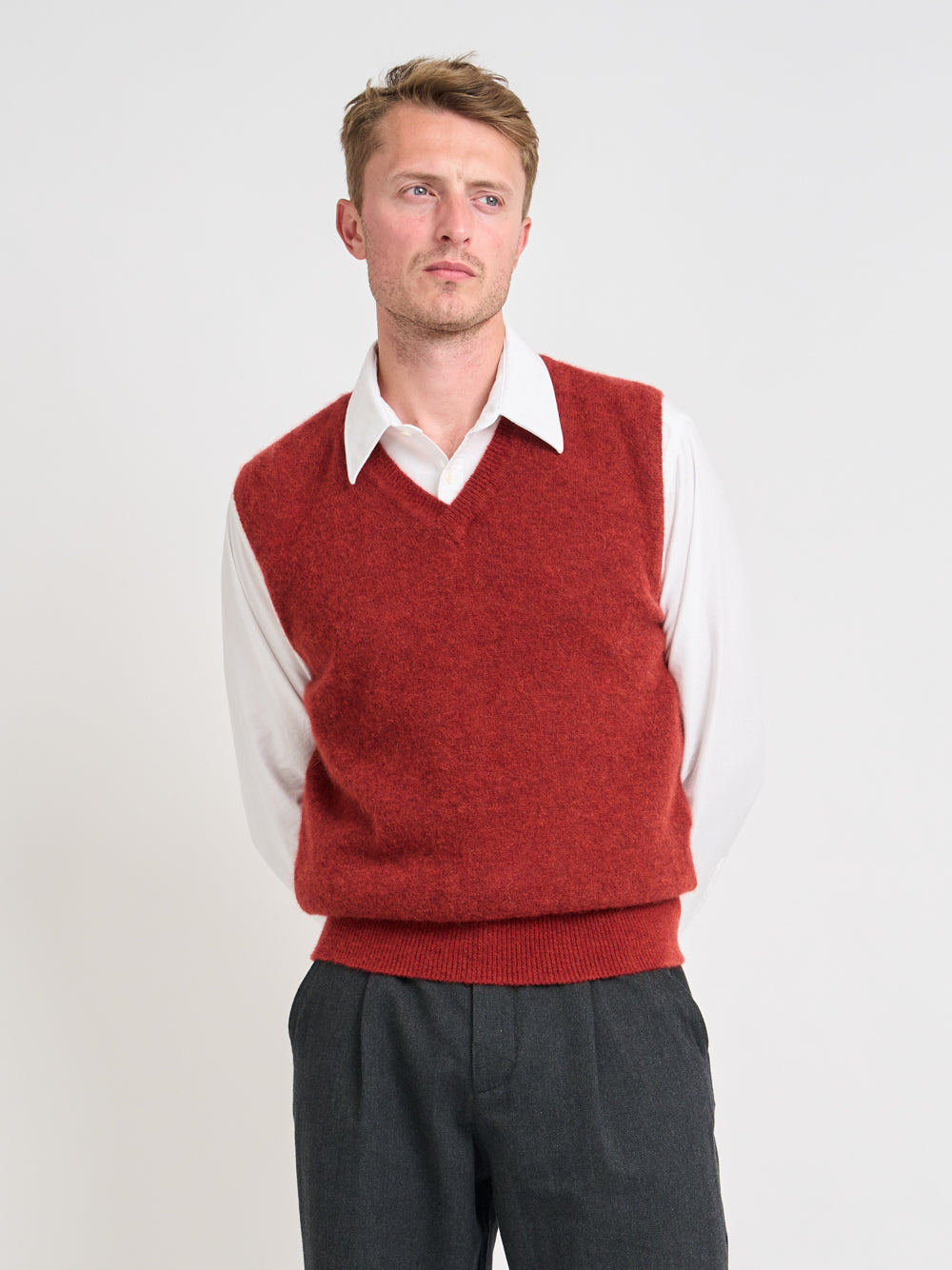 Graves V Neck Vest Rosen Rust