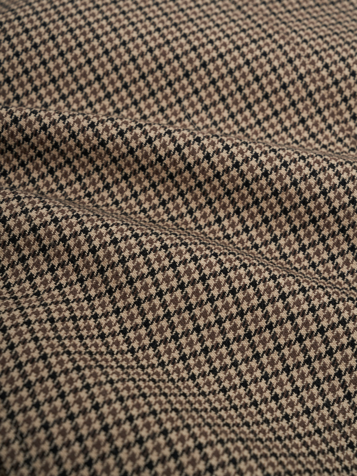 Renbourne Bomber Jacket Fink Beige, Close up of beige brown and black houndstooth twill cloth