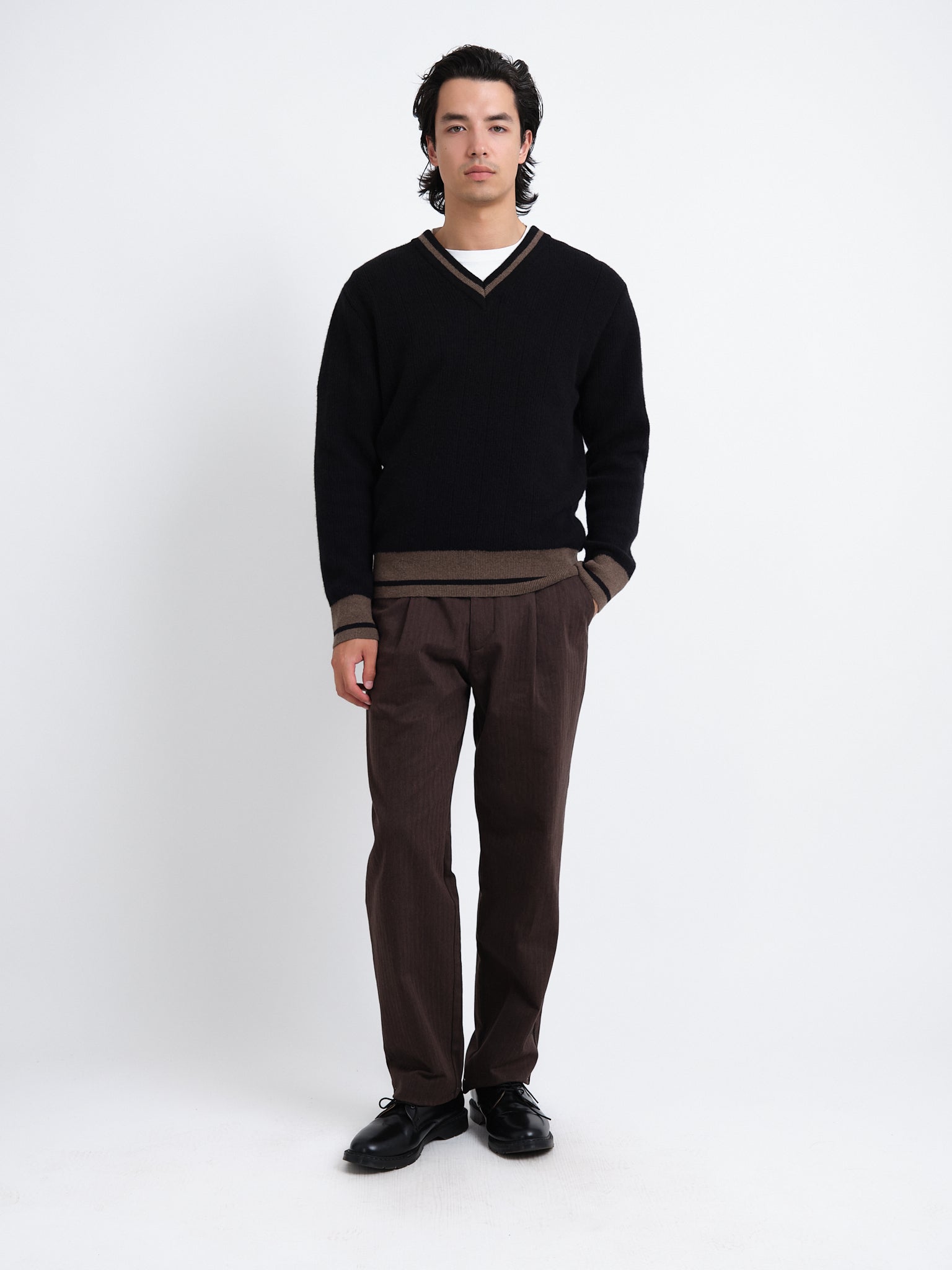 Hawes V Neck Jumper Colvin Black