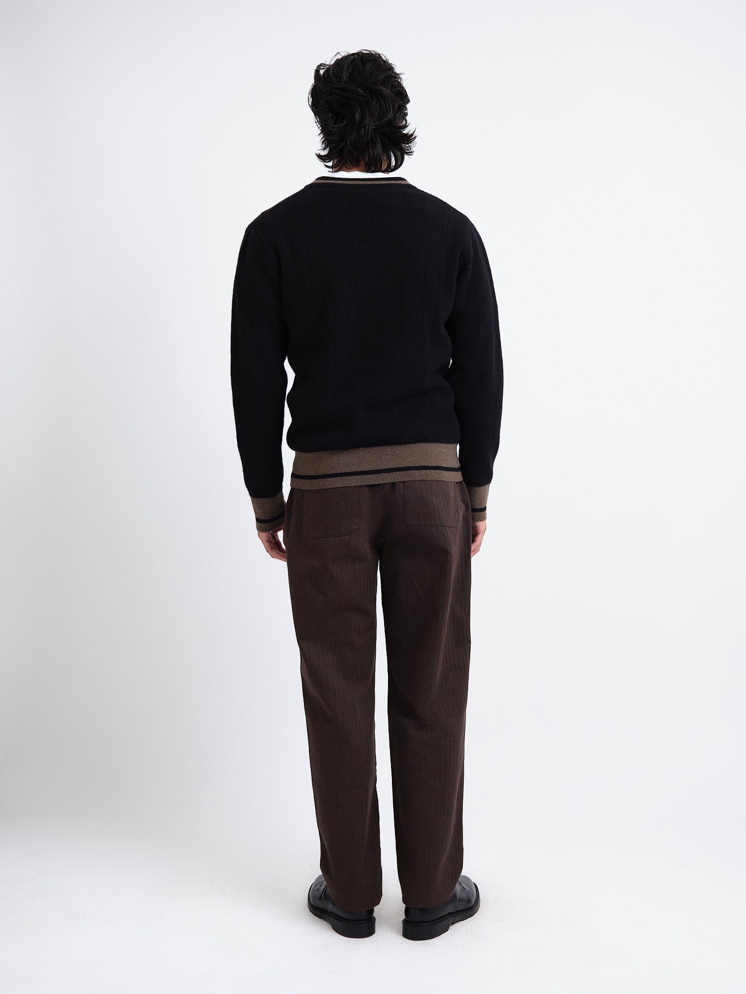 Hawes V Neck Jumper Colvin Black