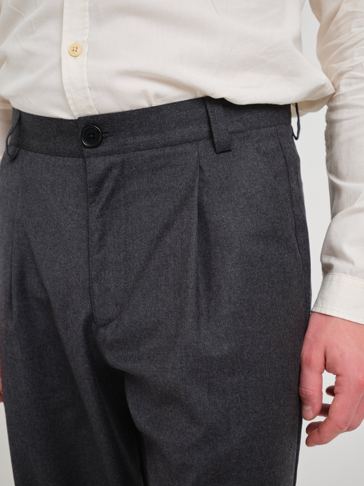 Morton Pleated Trousers Avalon Flannel Charcoal