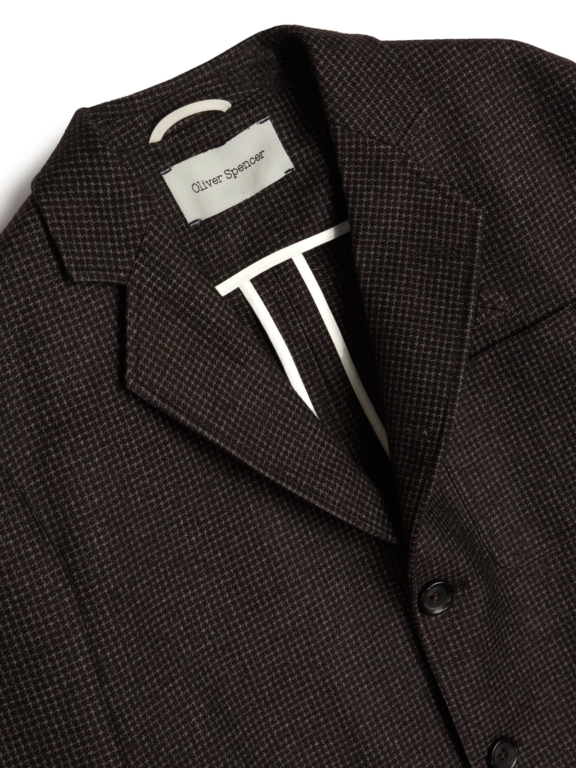 Detailed collar shot of Oliver Spencer Men's Unstructured Notch Lapel Brown Jacket